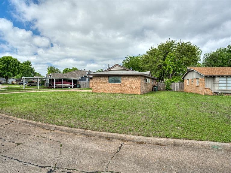 Listing photo 3