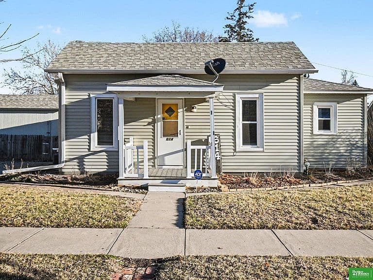 Listing photo 2