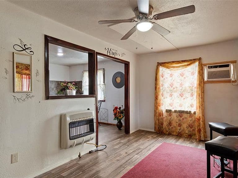 Listing photo 5