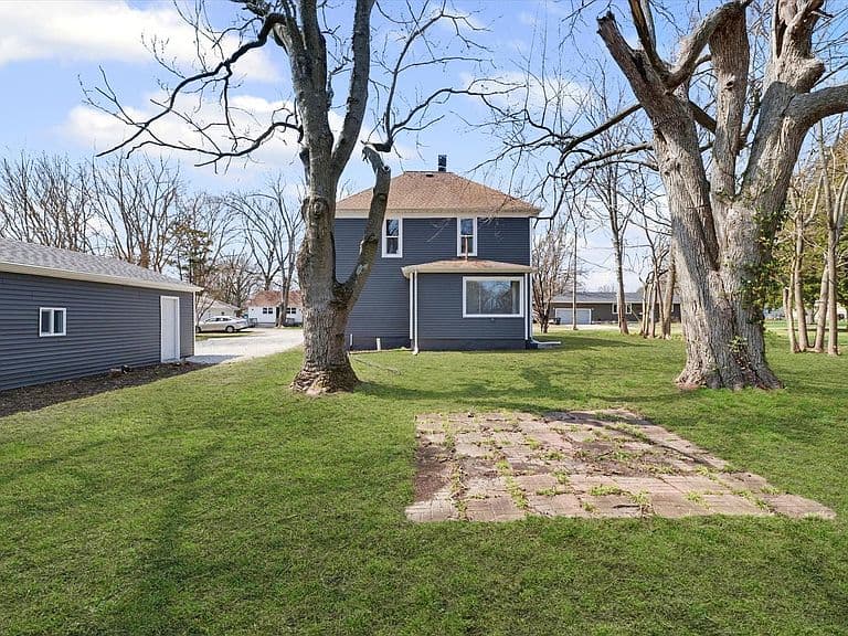 Listing photo 5