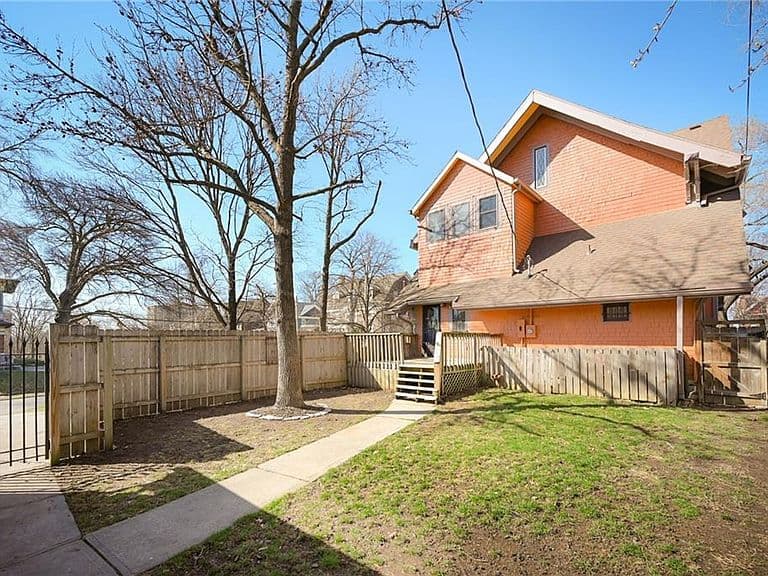Listing photo 4