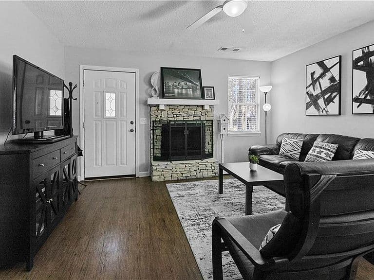 Listing photo 4