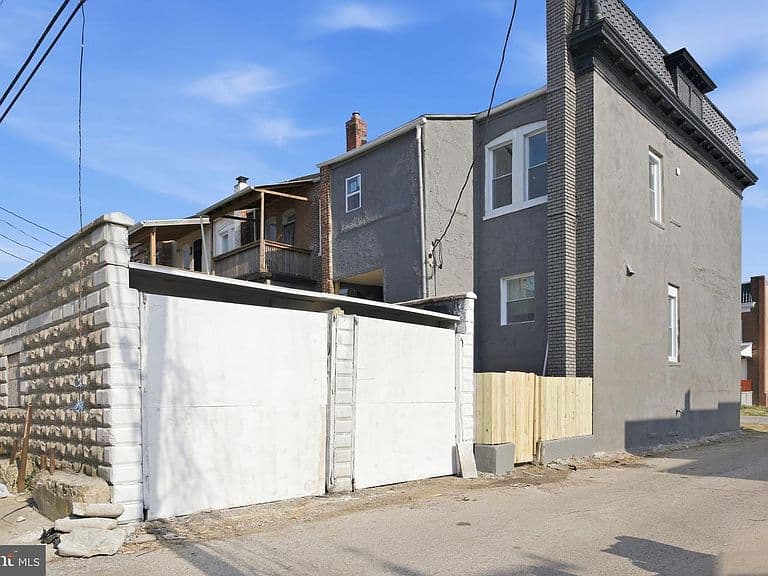 Listing photo 4