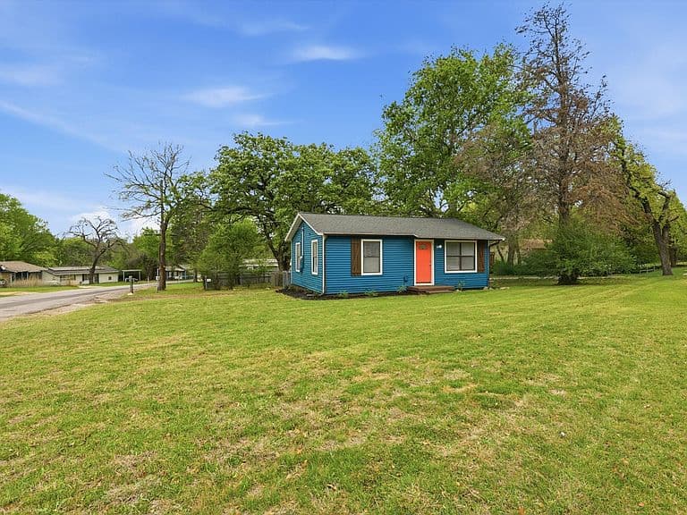 Listing photo 4