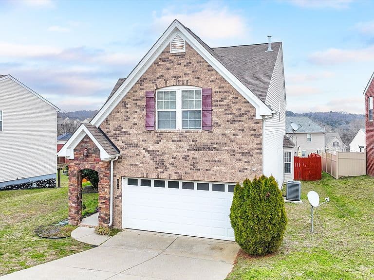Listing photo 4
