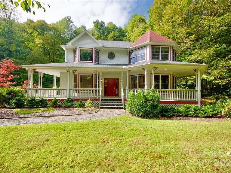 Listing photo 4
