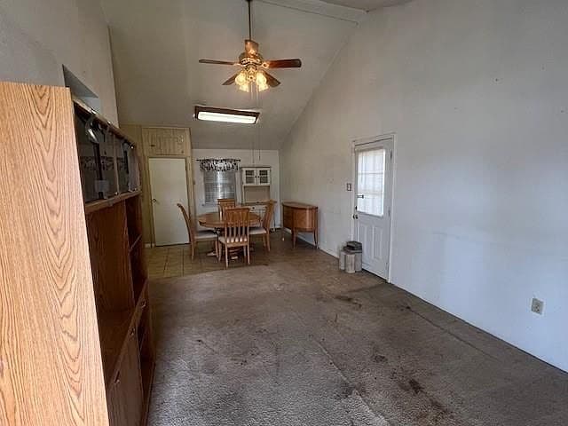 Listing photo 4