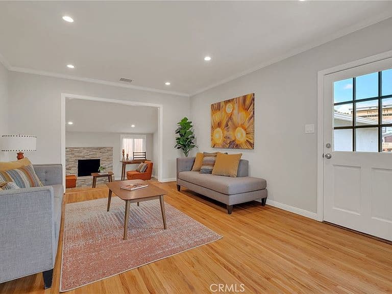 Listing photo 5