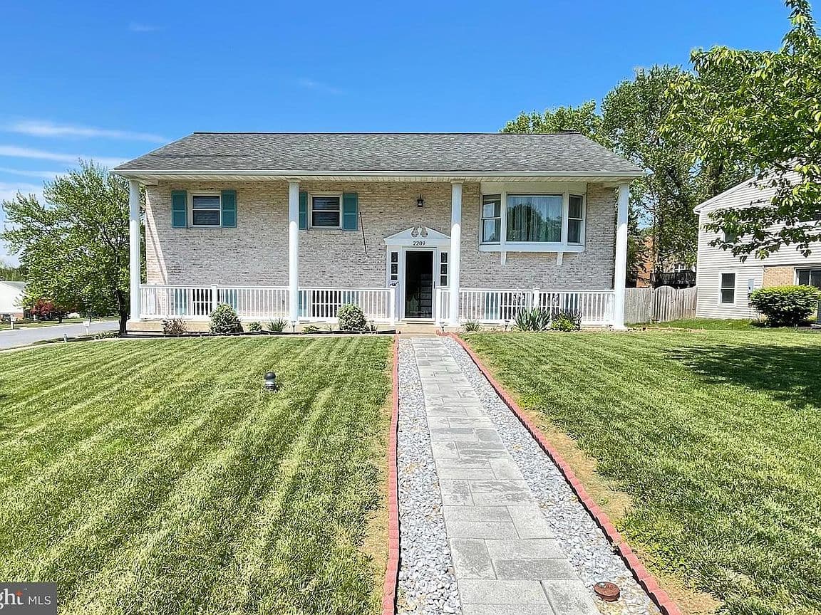 Primary listing photo