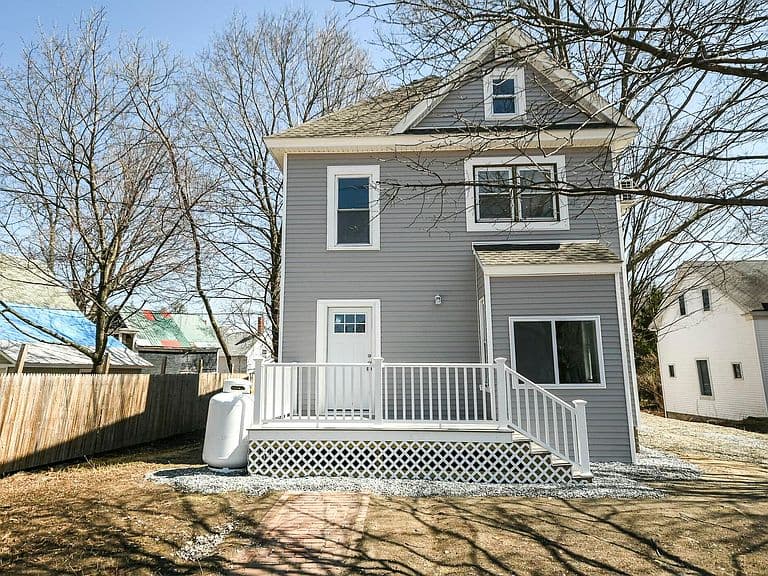 Listing photo 2