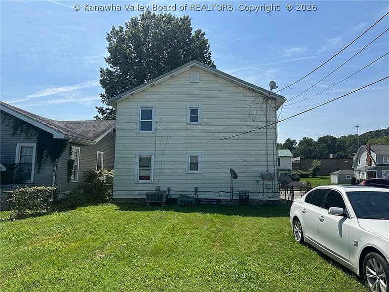 Listing photo 3