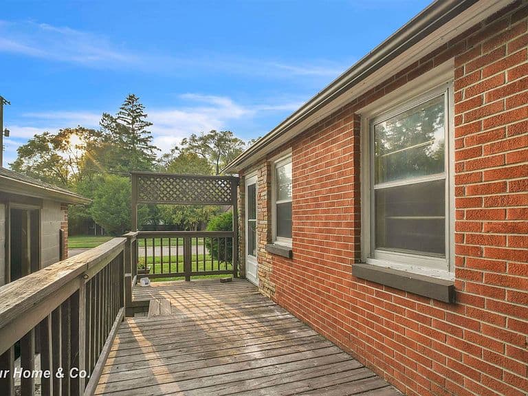 Listing photo 5