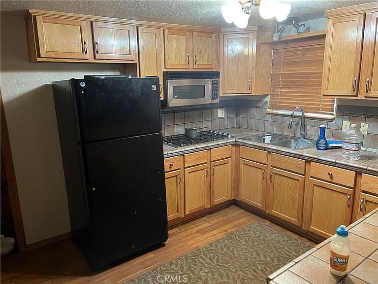 Listing photo 5