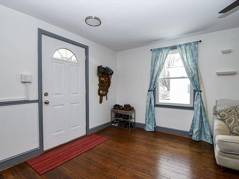Listing photo 5