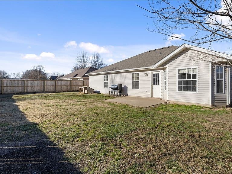 Listing photo 5