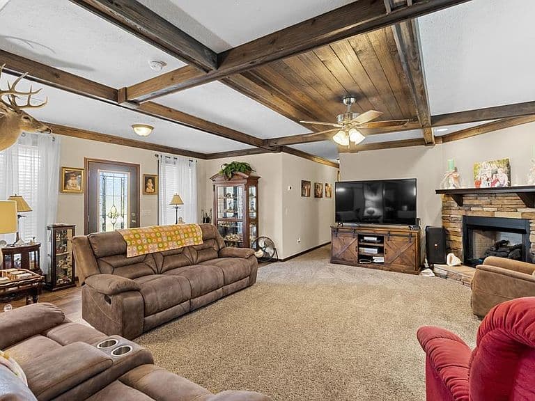 Listing photo 4