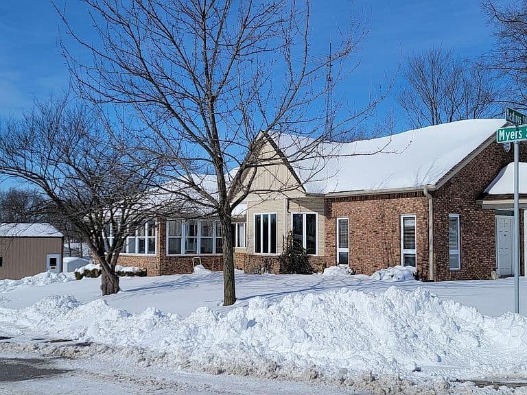 Listing photo 2