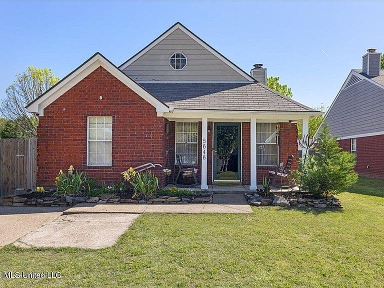 Listing photo 2