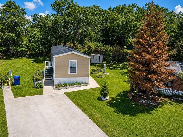 Listing photo 4