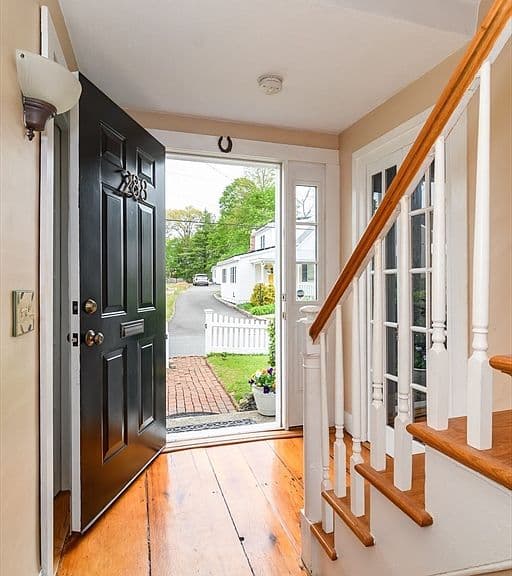Listing photo 3