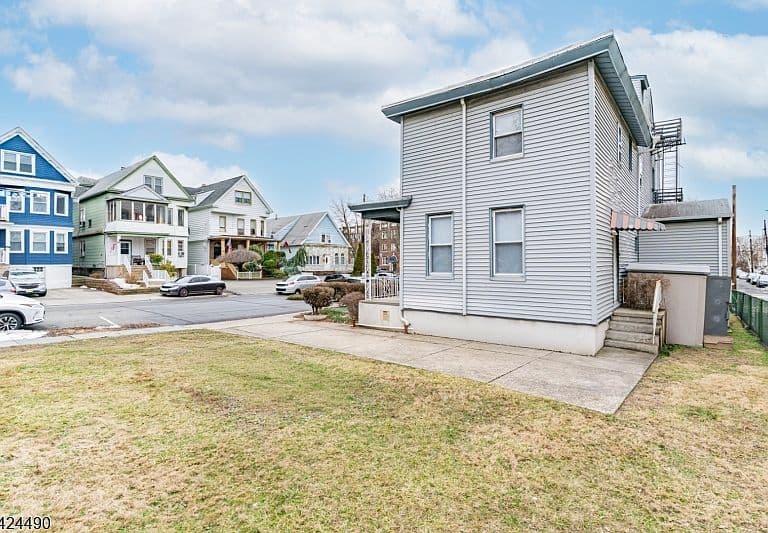 Listing photo 5