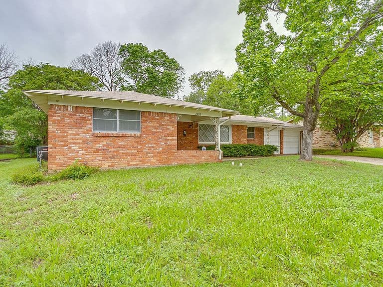 Listing photo 4