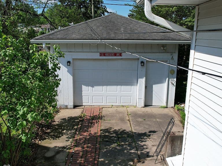 Listing photo 5