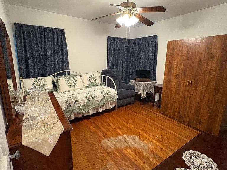 Listing photo 4