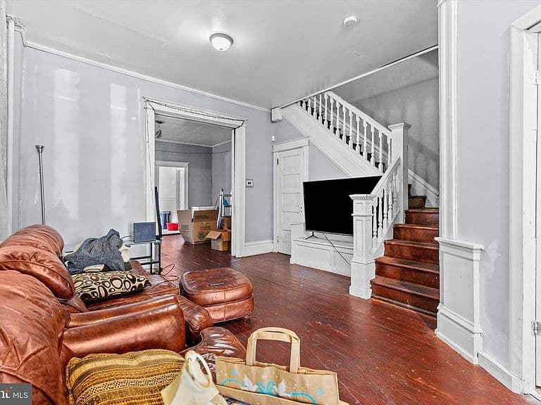 Listing photo 5