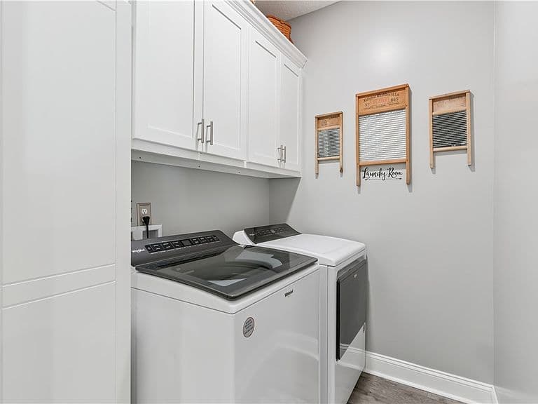 Listing photo 5