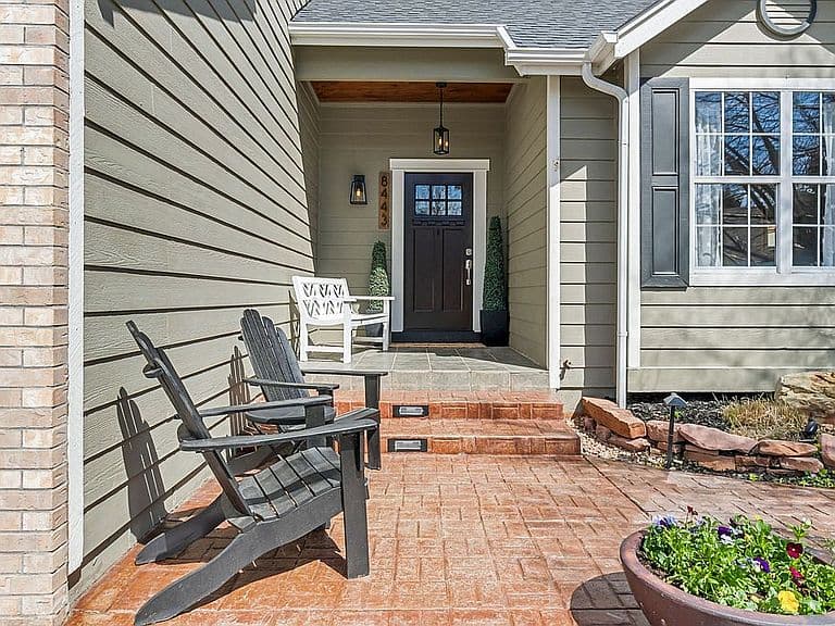 Listing photo 3