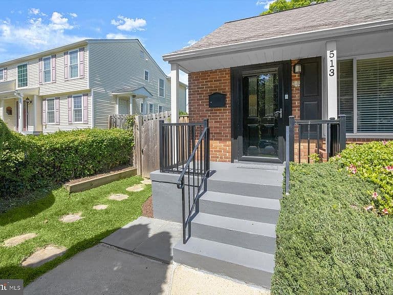 Listing photo 4