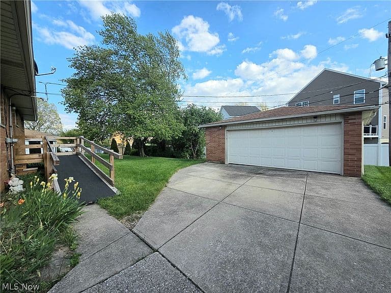 Listing photo 4