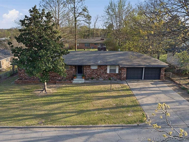 Listing photo 4