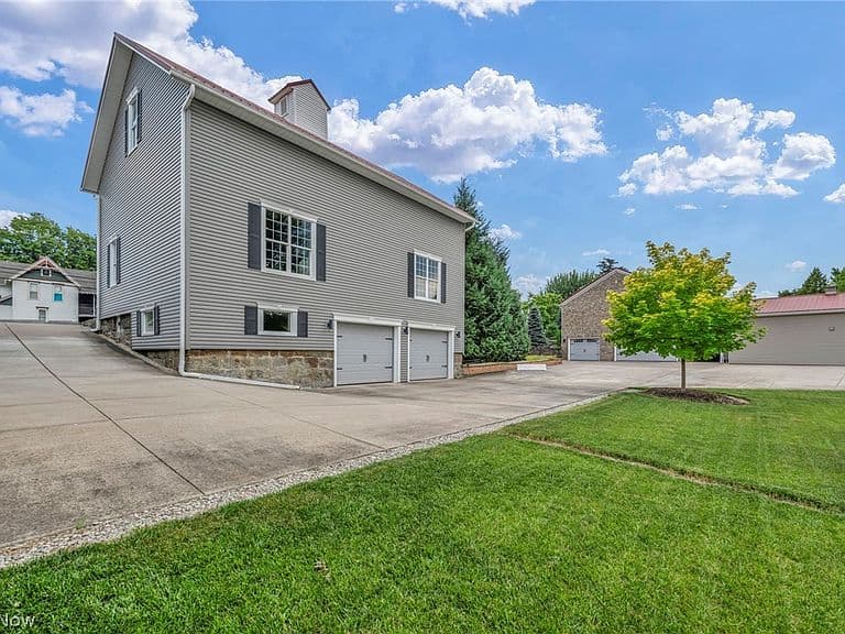 Listing photo 5