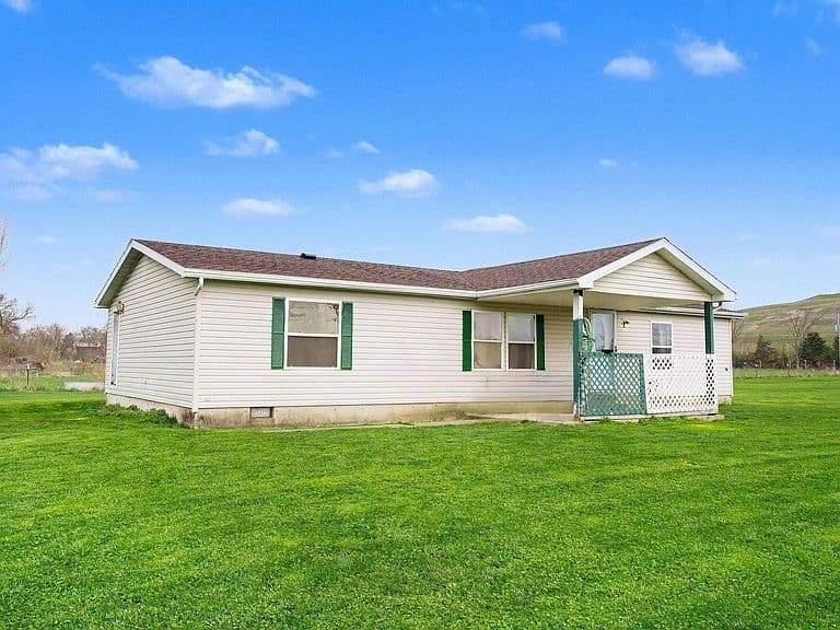 Listing photo 4