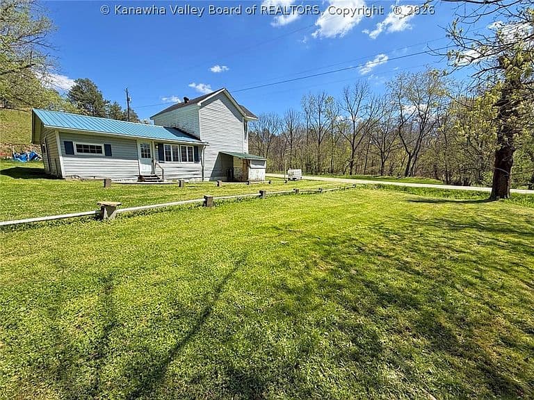 Listing photo 3
