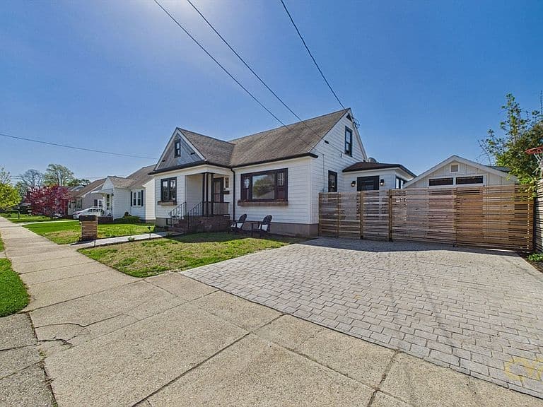 Listing photo 4