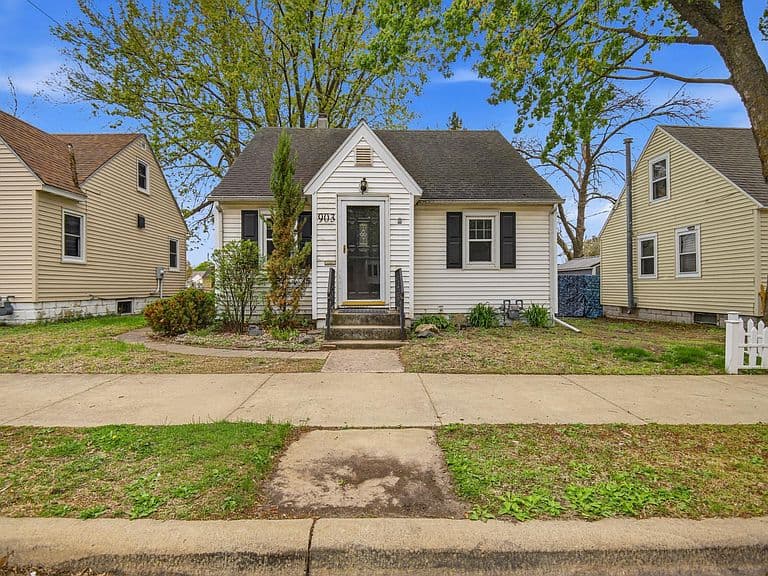 Listing photo 3