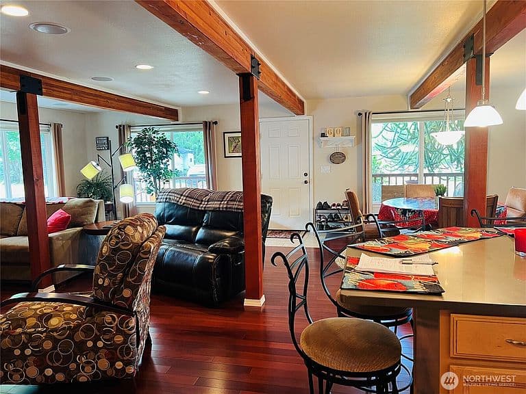 Listing photo 5