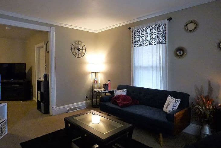 Listing photo 2