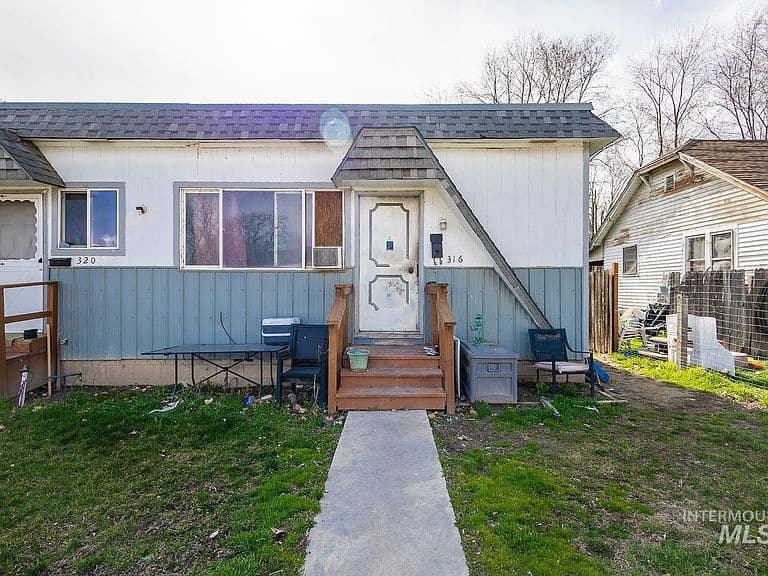 Listing photo 3