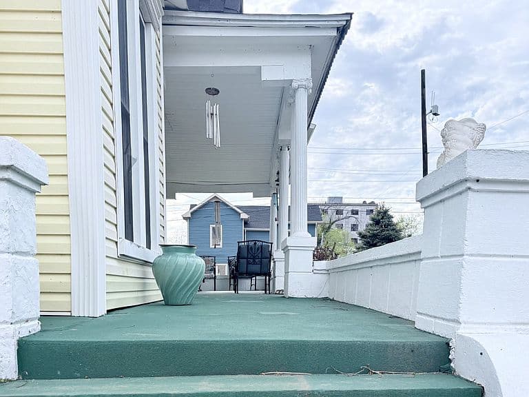 Listing photo 4