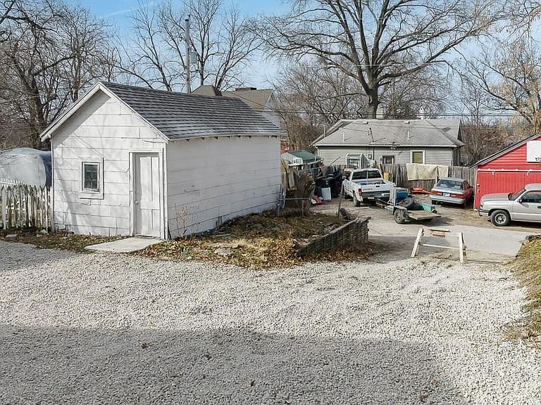 Listing photo 3