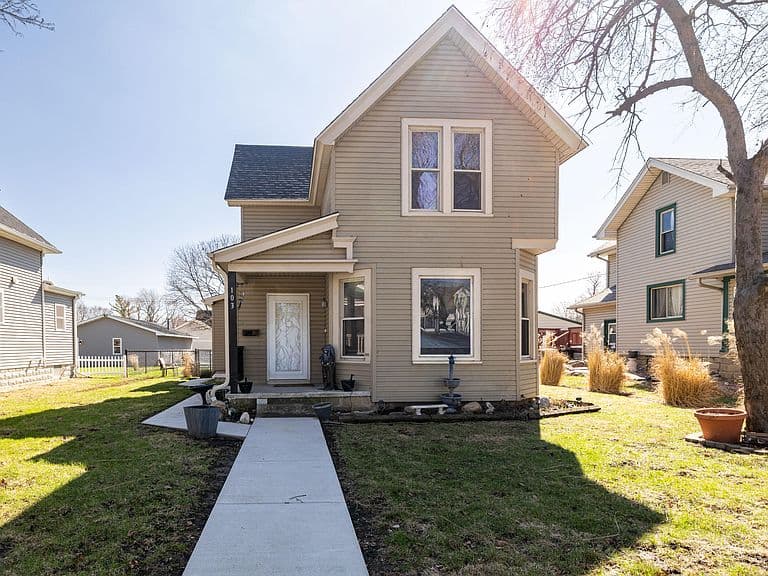 Listing photo 2