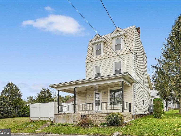 Listing photo 3