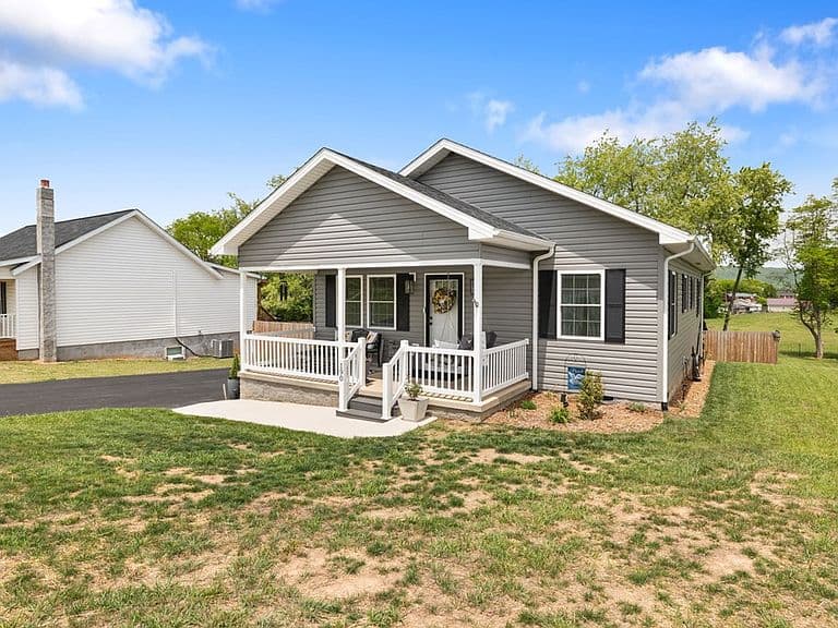 Listing photo 4