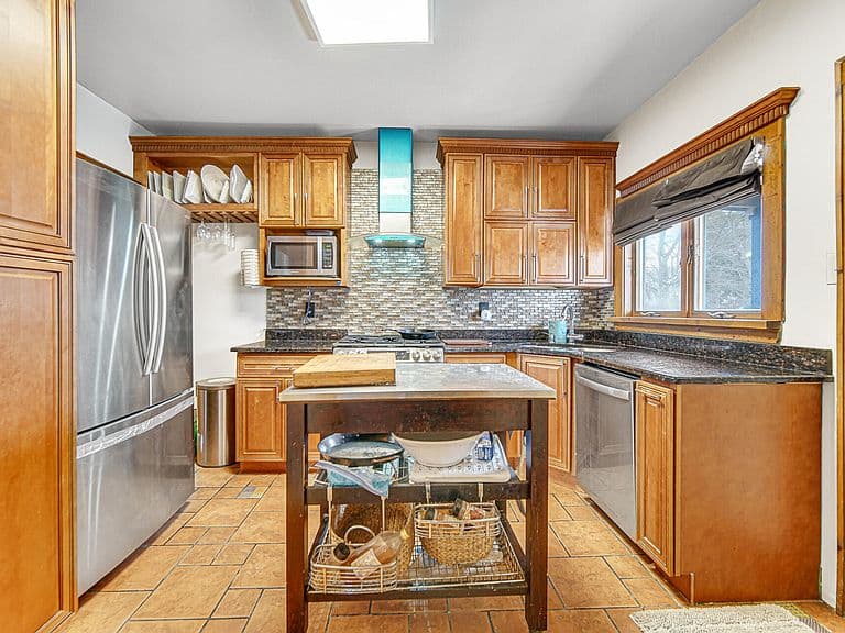 Listing photo 4
