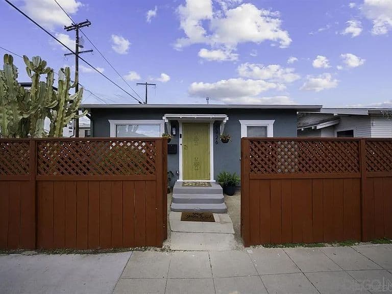 Listing photo 2