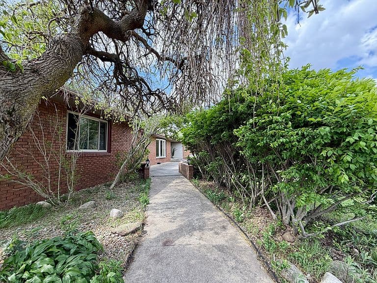 Listing photo 4